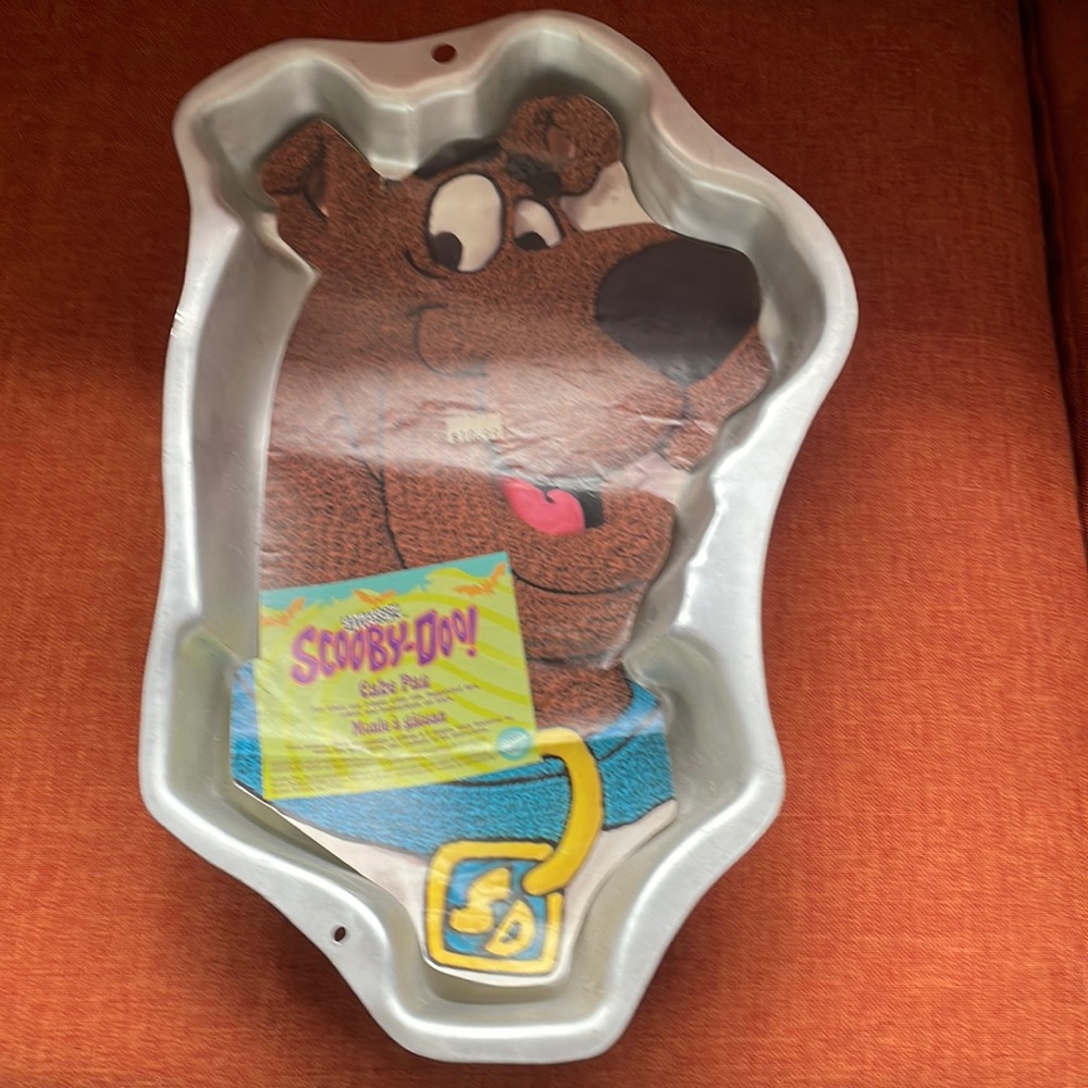 Scooby-Doo cake pan